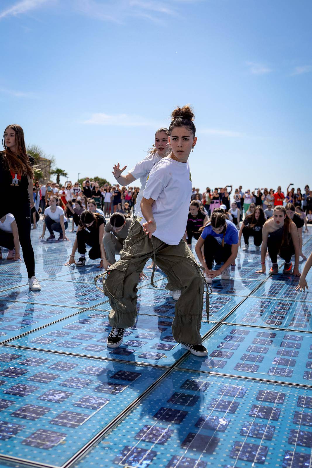 Zadar: Na Pozdravu suncu se plesalo u Rim Tim Tagi Dim ritmu