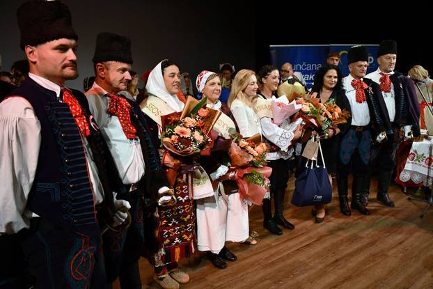 FOTO Žena, majka, kraljica! Ovo je naša najuzornija seoska žena