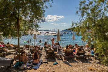 Ljetno poslijepodne u gradu Hvaru