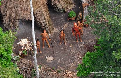 Izgubljeno pleme živi u džungli Amazone i ne znaju civilizaciju