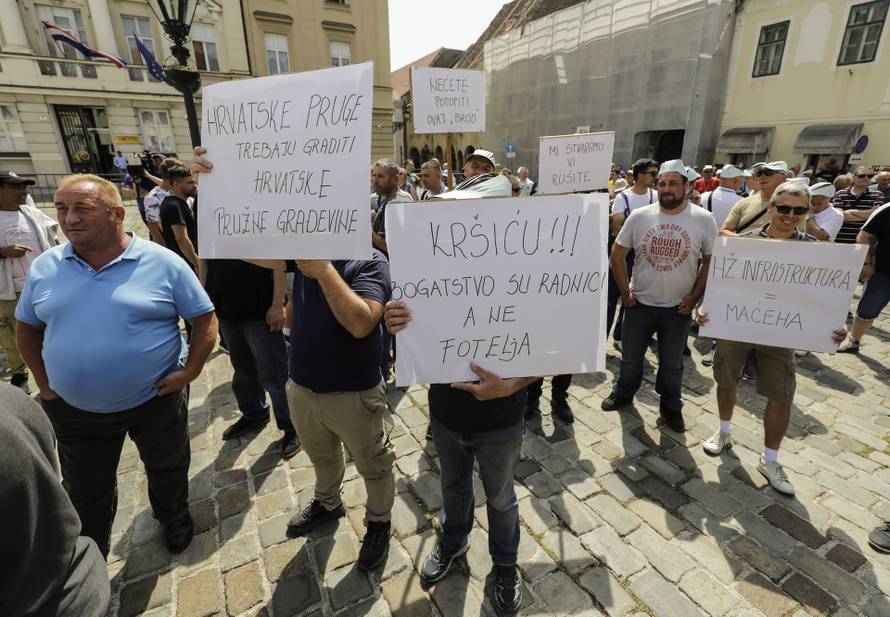 Zagreb: Prosvjed željezničara kako bi spasili radna mjesta i tvrtku za gradnju pruga