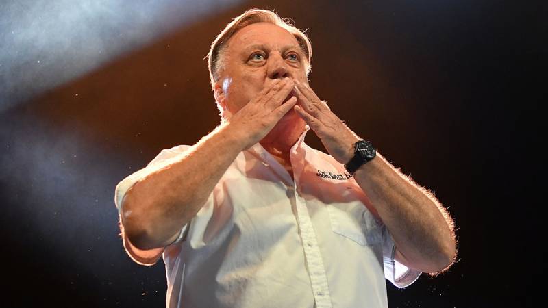 Halid Bešlić nije dobro: Otkazao je jedan koncert i u Hrvatskoj...