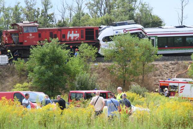 Putnički i teretni vlak sudarili su se  između Gradeca i Svetog Ivana žabno
