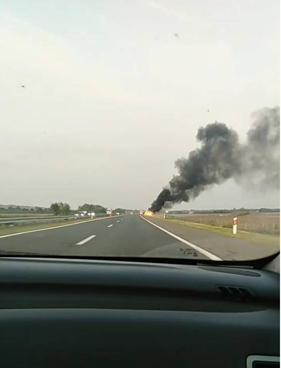 Buktinja na autocesti: 'Bilo je strašno, cijeli auto je izgorio'