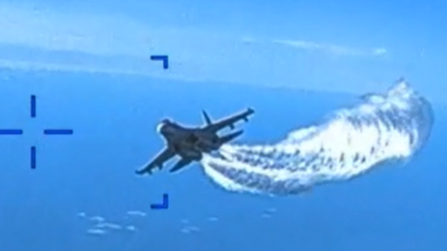Objavili snimku sudara ruskog aviona Su-27 i američkog drona