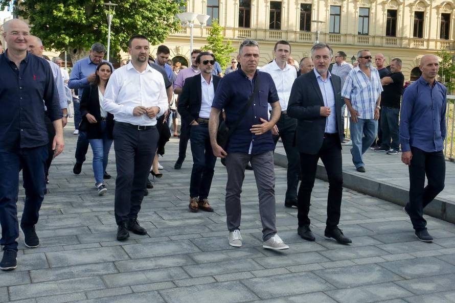 Škoro: Kažu da sam pobjegulja, ustaša,  crnokošuljaš, tamburaš i sad su mi pokazali srednji prst