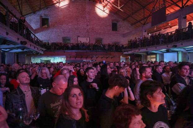 Zadar: Koncert Parnog Valjka u Arsenalu povodom Valentinova