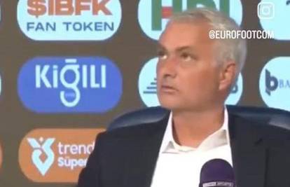 VIDEO Mourinha pitali kako bira prvih 11, on ironično poručio: 'Jednostavno, bacam novčiće'
