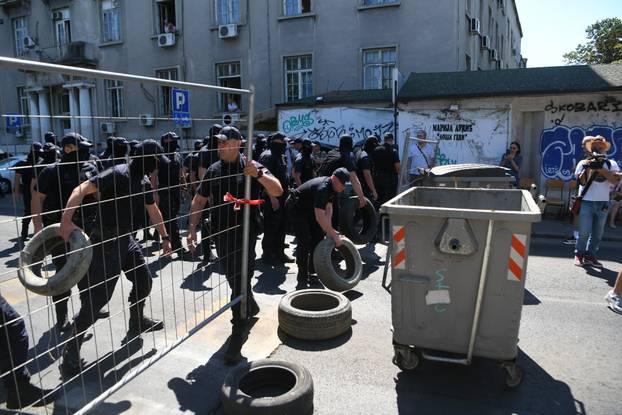 Beograd: Policija uklonila barikade na ulici kod Poljoprivrednog fakulteta