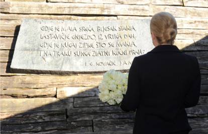 Kolinda je krišom otišla u Jasenovac i izvela formalnost