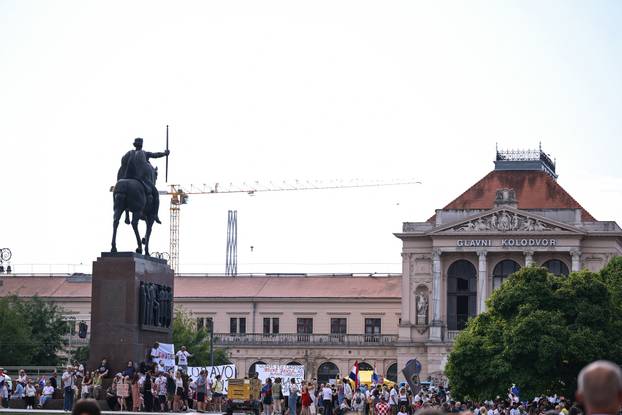 Zagreb: Okupljanje prosvjednika Hodaj za Liku, hodaj za Hrvatsku