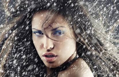 Zimi se ne štedi na masci i regeneratoru za njegu kose  