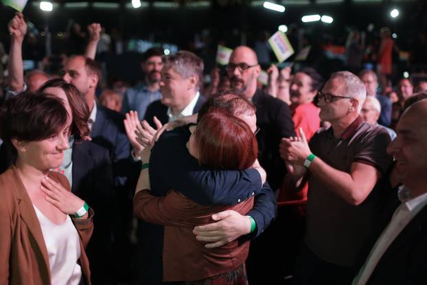 Zagreb: Doček izbornih rezultata u stožeru stranke Možemo! i SDP-a