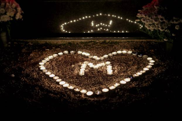 Zadar: Večernji pogled na Gradsko groblje na blagdan Svih svetih