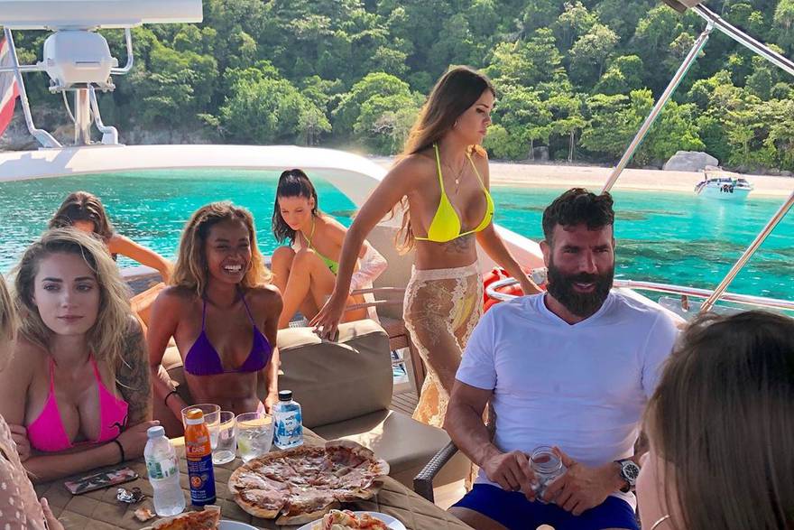 Dan Bilzerian plovi Jadranom