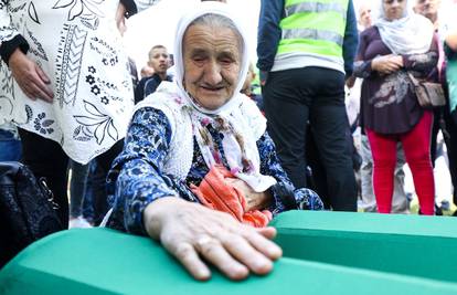 Udovice Srebrenice ne nalaze mir: 'Milovala sam sina po kosi i rekla da ga neću ostaviti...'