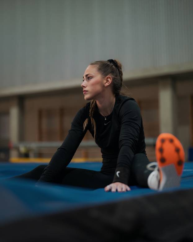 FOTO Španjolka koja dominira s motkom golica maštu pratitelja: 'Nije mi cilj samo skočiti visoko'