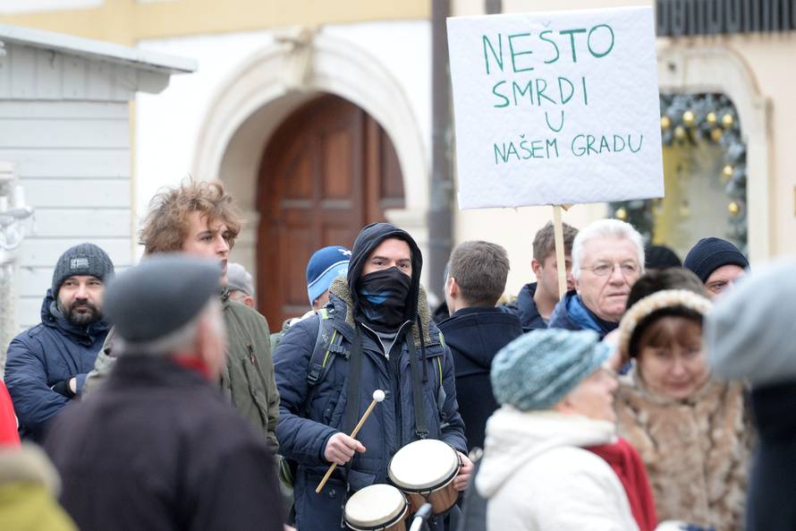VaraÅ¾dinci prosvjeduju protiv gradonaÄelnika Ivana Äehoka i tvrtke ÄistoÄa