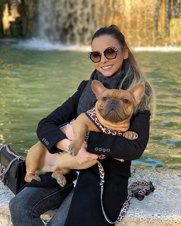 FOTO Vatrene Čehinje: Najbolji igrač ljubi brinetu, a golmana ekipe bodri atraktivna plavuša