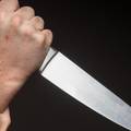 U Starom Gradu muškarac (45) nasrnuo na policajca nožem