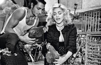 Madonna snimila editorijal hvatajući kokoši za D&G