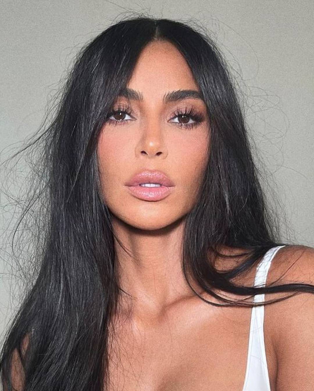 Je li Kim Kardashian imala neke estetske operacije? Obožavatelji kažu: 'Kao da je smanjila grudi'