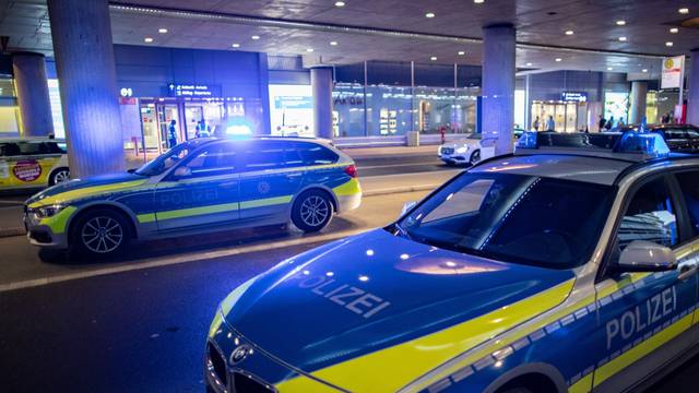 Trade fair attack in scheduled bus at Düsseldorf Airport