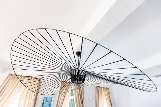 FOTO Ovaj predivan kameni dvorac s bazenom se prodaje za manje od 2 milijuna eura!