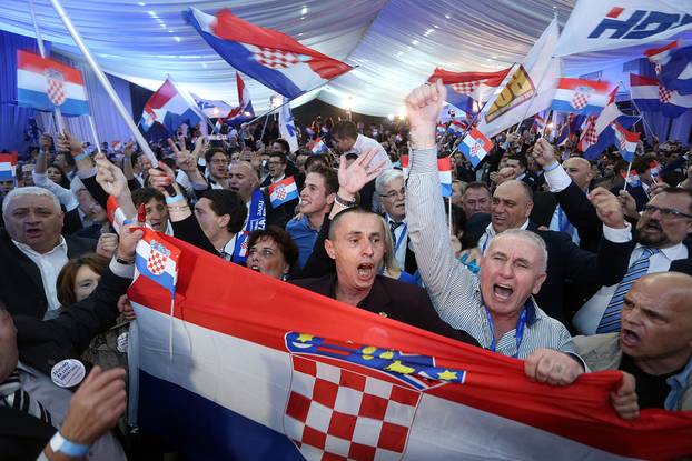 08.11.2015. Zagreb: Slavlje u stožeru Domoljubne koalicije nakon prvih izbornih rezultata