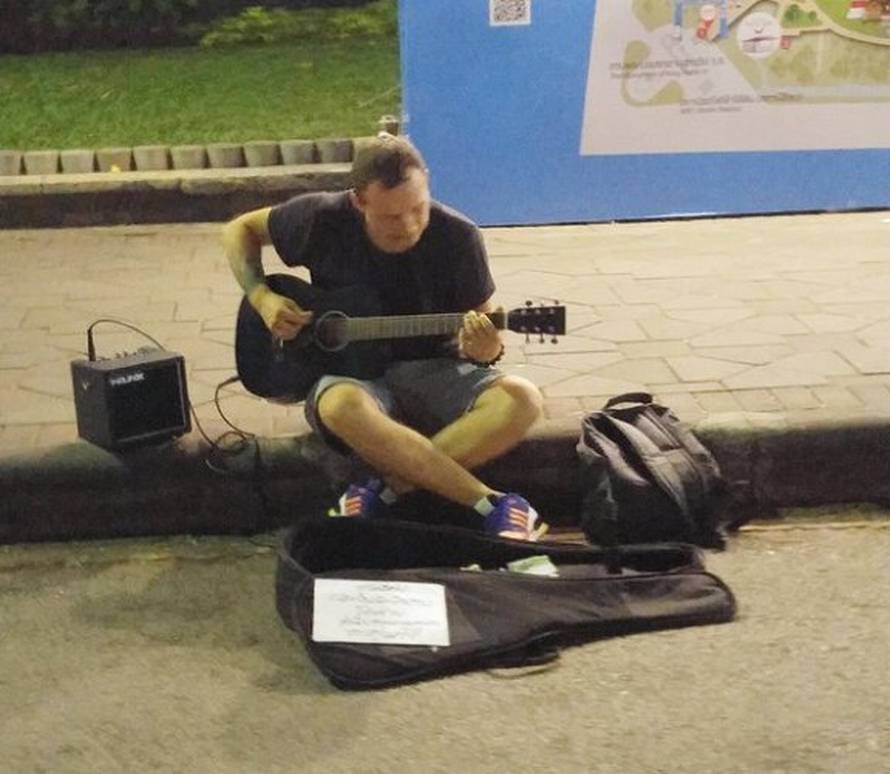 'Dajte mi za put po svijetu': Turisti bez srama prose novac