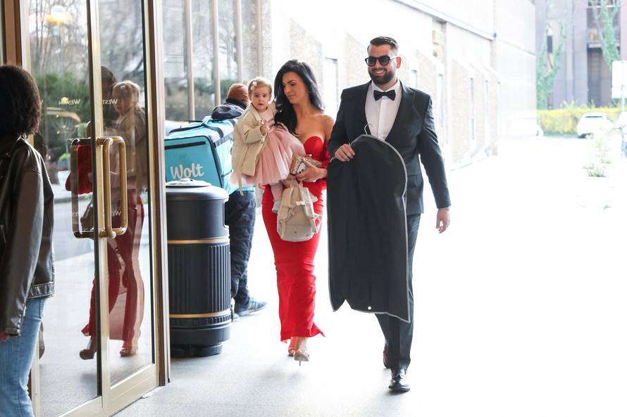 Zagreb: Dolazak uzvanika na svadbu Marijana Kustića i Nike Perenčević