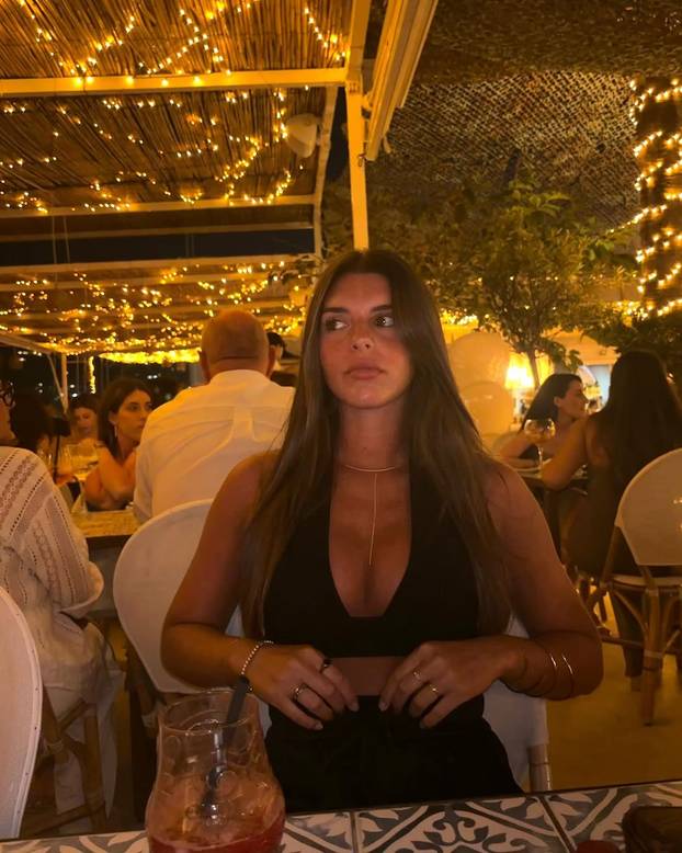 FOTO KAKVE LJEPOTICE! Ima li Španjolska najljepše WAGS-ice? Evo koga ljube Olmo i društvo...