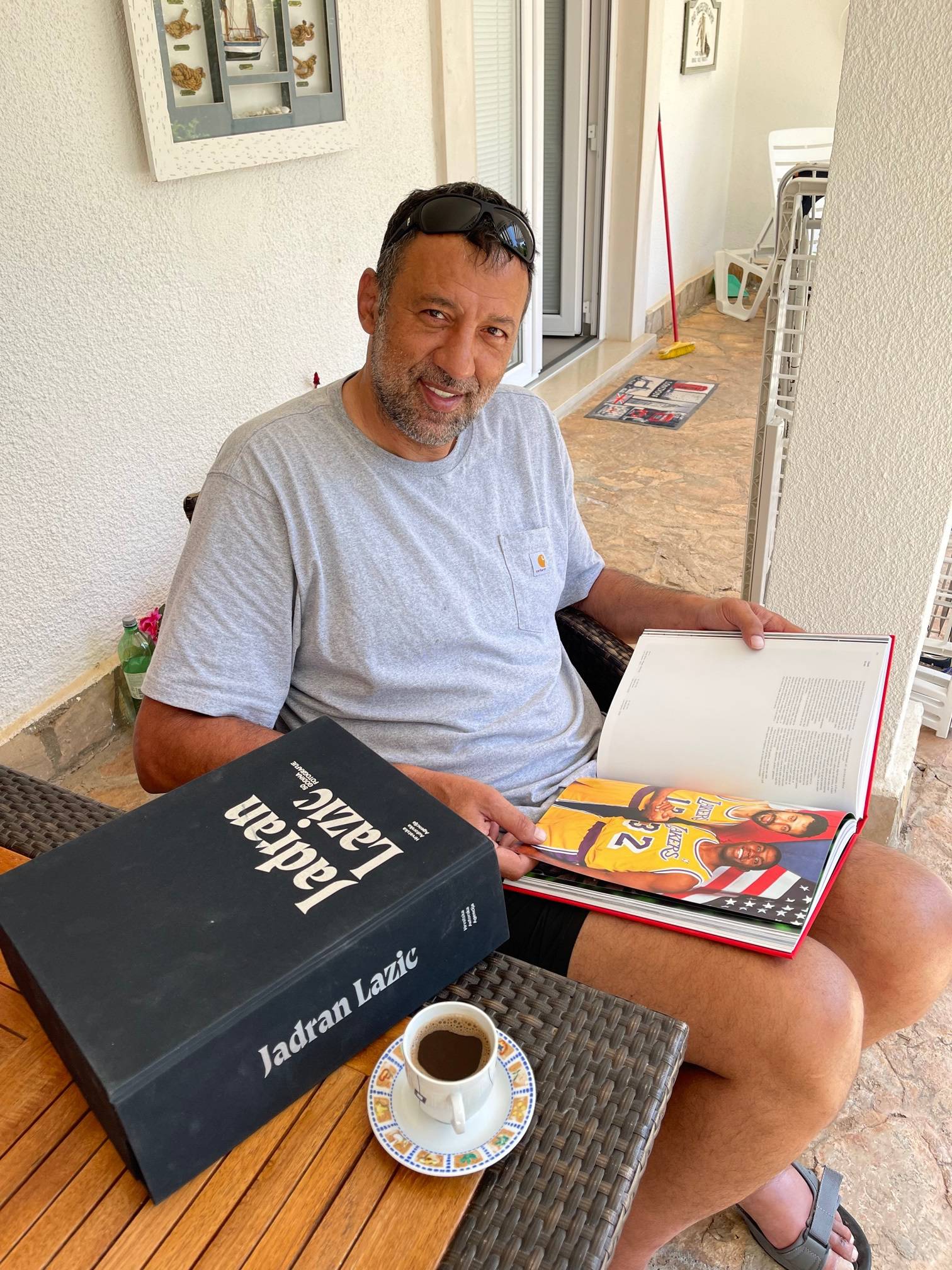 Vlade Divac došao na Hvar kod fotografa Lazića: Bivši košarkaš uživao je u poljima lavande...