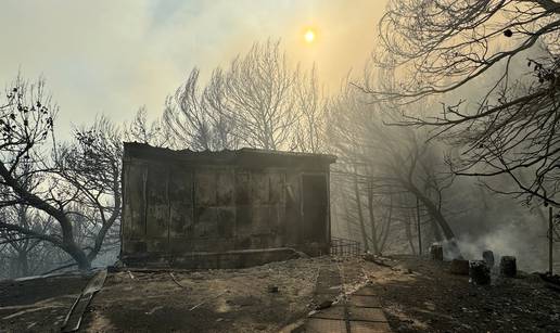 FOTO Ovako izgleda požarište u Solinu: S vatrom se bori više od 100 vatrogasaca i 4 kanadera