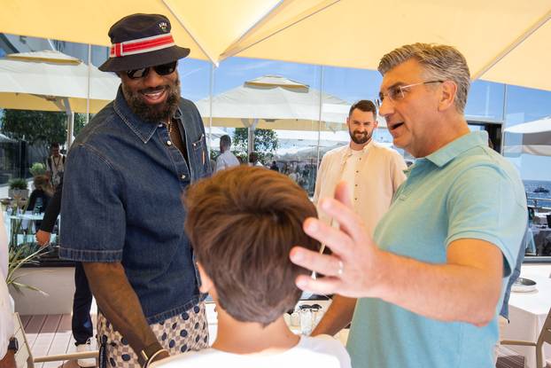 Duborvnik: LeBron James potpisao dres sinu Andreja Plenkovića