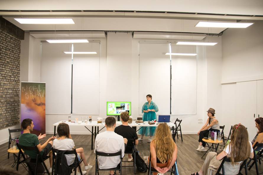 Maja je jedina biodizajnerica u regiji: 'Materijale za odjeću radim od algi, gljiva i bakterija'