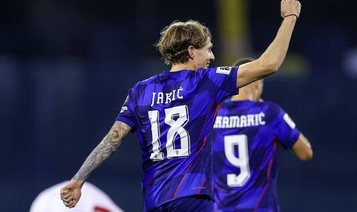 Jakić oduševio na neprirodnoj poziciji i zabio prvijenac! 'Baš i nisam igrač za jedan na jedan'