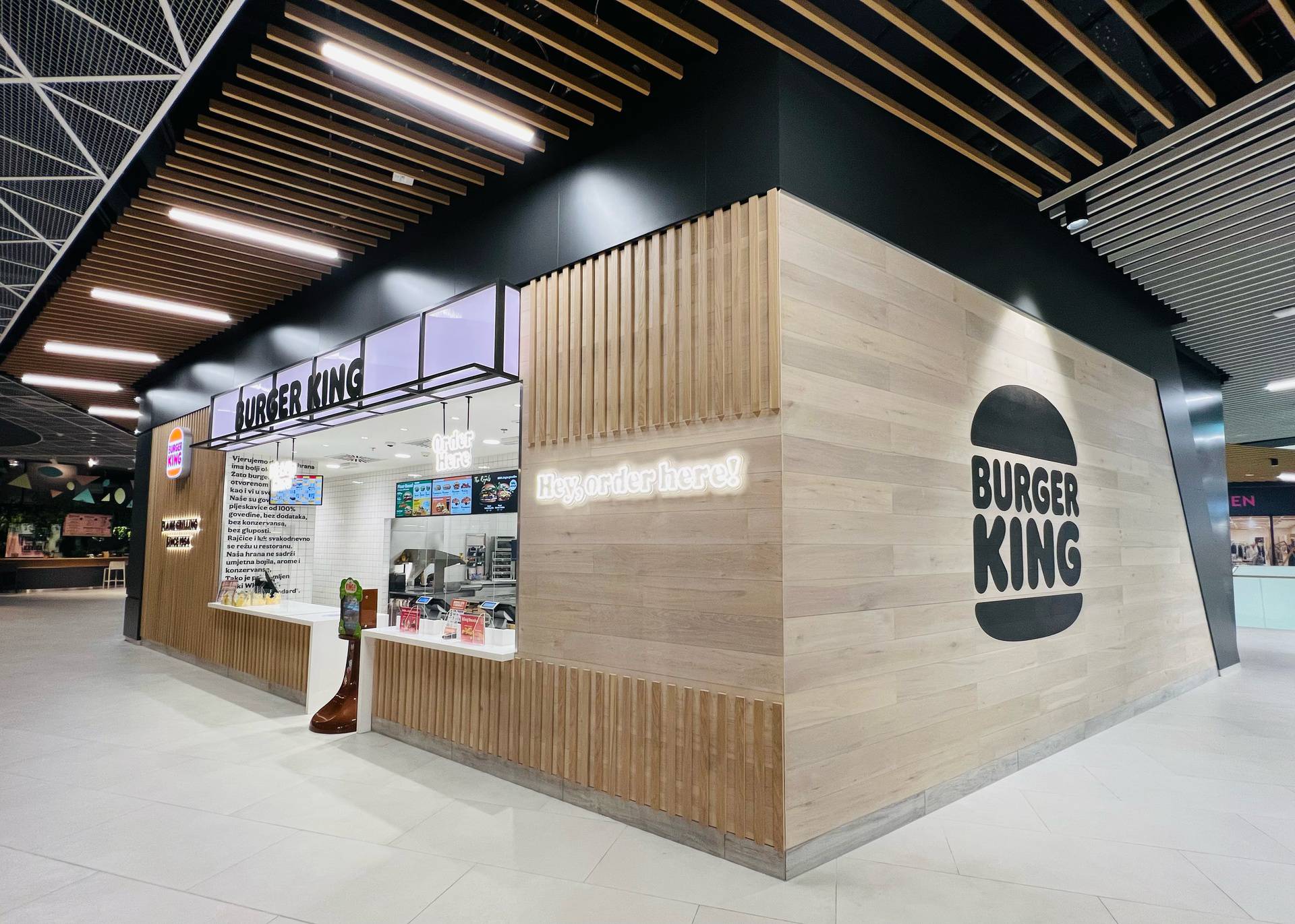 Omiljeni Whopper probajte u novom Burger King restoranu na zapadu grada