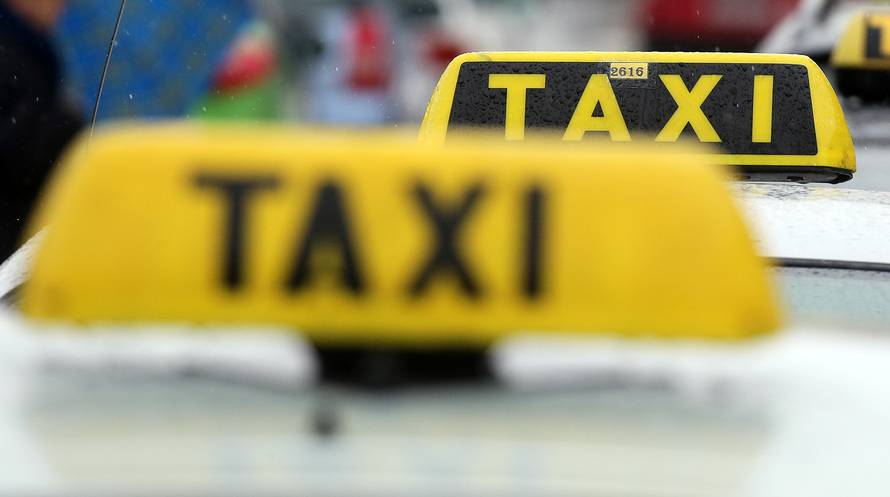 Borba protiv Ubera: Taksisti će u petak ljude voziti besplatno