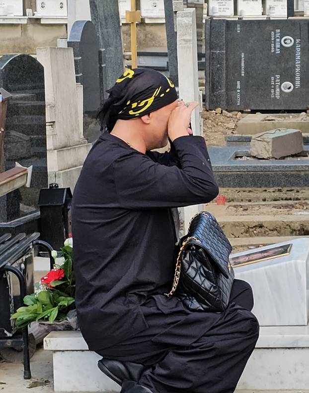 Boki 13 nakon desetljeća u Beogradu, prvo mjesto koje je posjetio je grob njegove prijateljice Marine Tucaković