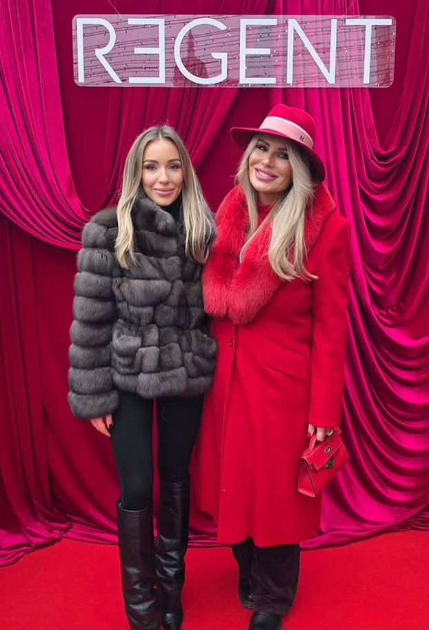 FOTO Todorići na okupu: Iva se istaknula u crvenoj kombinaciji