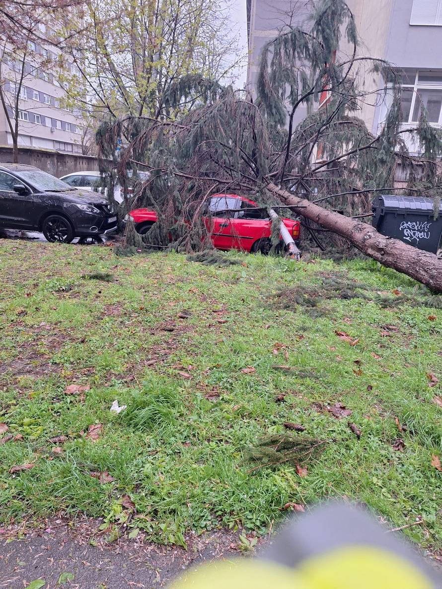 Evo koliko su vatrogasci imali intervencija zbog oluje