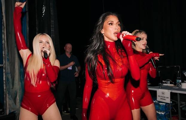 FOTO Nicole Scherzinger voli se fotkati u tangicama i badićima, ovo su sva njezina seksi izdanja