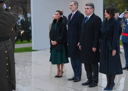 Zagreb: Španjolski kralj Filip VI. i kraljica Letizia položili su vijence kod Spomenika domovine 