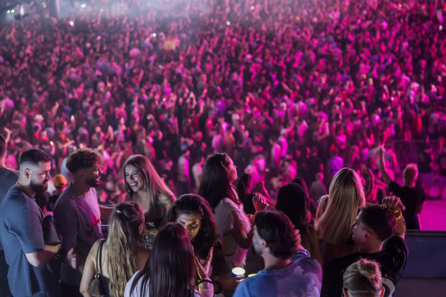 Spli: Svitanje na završetku prve večeri Ultra Festivala