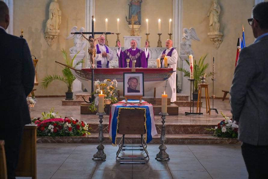 U Francuskoj ispratili generala Ante Rosu: 'Bio je domoboljub, istinski vojnik i vješt strateg'