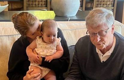Bill Gates raznježio fotografijom s malenom unukom: 'Dala mi je novu leću kroz koju vidim svijet'