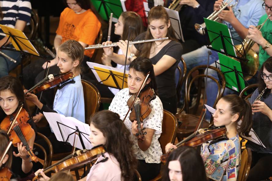 Prvi djecji simfonijski orkestar