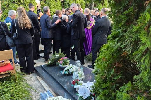 VIDEO Pokopali vukovarskog heroja Jean-Michela Nicoliera