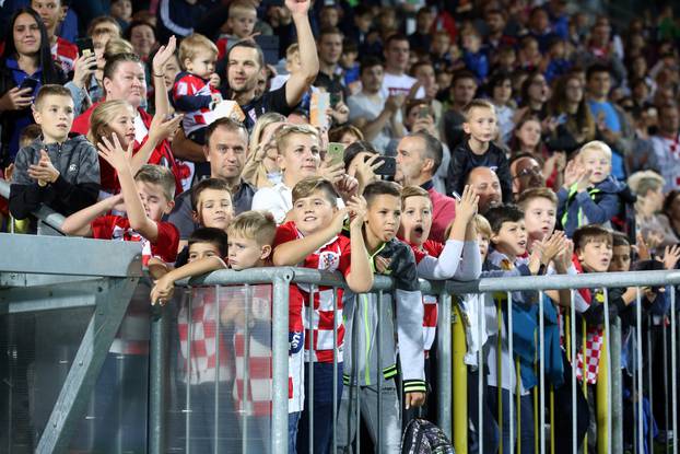 Rijeka: Trening reprezentativaca na popunjenom stadionu uoÄi utakmice s Engleskom